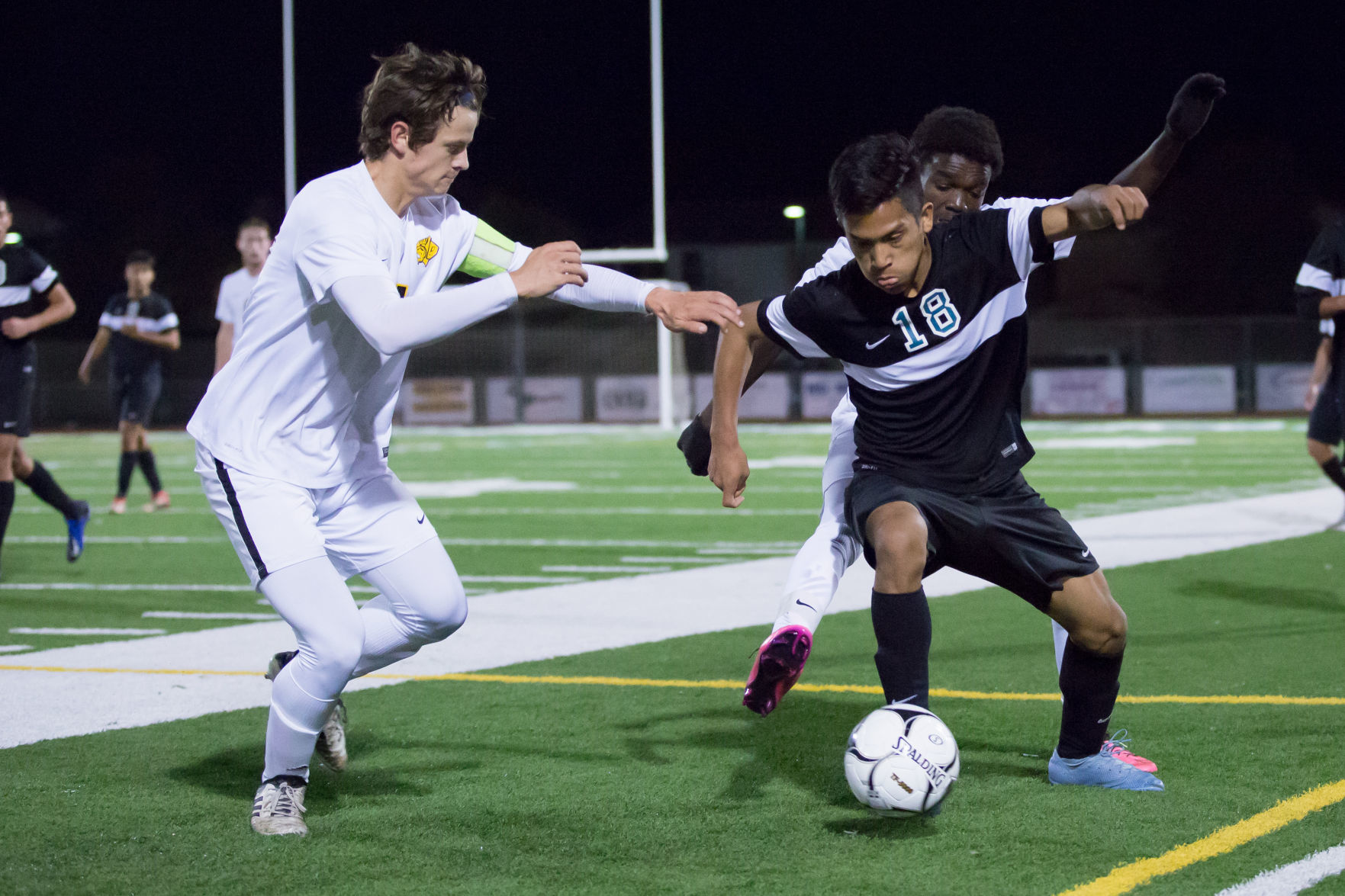010419 Pioneer Valley vs SLO Soccer 006.jpg